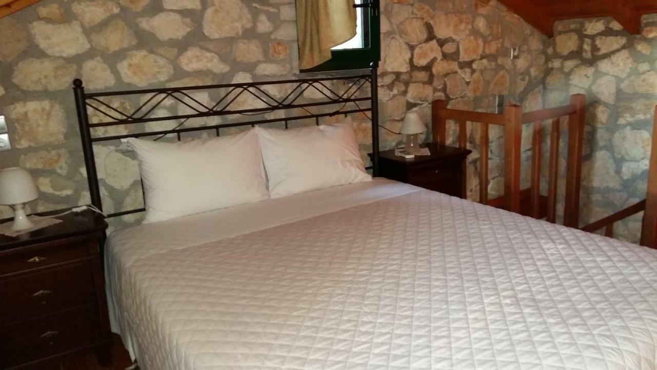 The Stone House-Zacharatos Nikolaos Villa Poulata Bagian luar foto